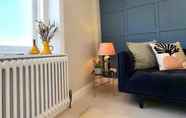 Lobby 7 Harbourside - Luxury 2bed Cottage & Garden