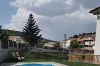 Swimming Pool Hotel Rural Covarrubias