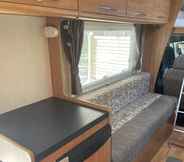 Ruang Umum 5 Captivating 2 bed Motorhome in Wareham