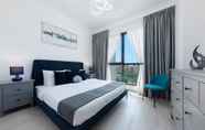 Bedroom 4 Maison Privee - Exclusive Luxury 3BR Apt with scenic views of Burj Al Arab