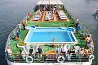 Kolam Renang Nile Cruise