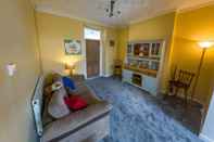 Common Space Newly Available 3-bed Apt in Porthcawl, 6 Guests