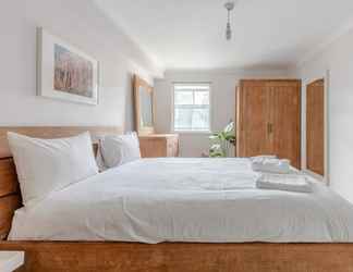 Kamar Tidur 2 Contemporary 2 Bedroom Apartment in Bermondsey