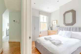 Bedroom 4 Stylish 1 Bedroom Apartment in Nine Elms With Garden