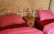 Kamar Tidur 3 Colourful Forest of Dean Pikehouse