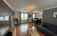 Ruang Umum 4 Beautiful 2-bed Apartment in Renfrew