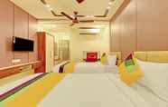 Kamar Tidur 4 Itsy By Treebo - Sri Sai Grand Inn