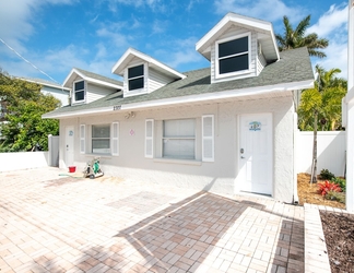 Exterior 2 The Retreat at Anna Maria Island Inn