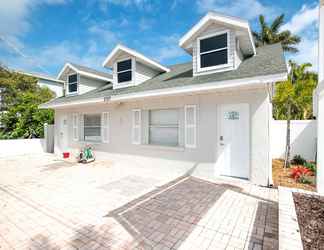 Exterior 2 The Retreat at Anna Maria Island Inn