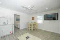 Bedroom The Retreat at Anna Maria Island Inn