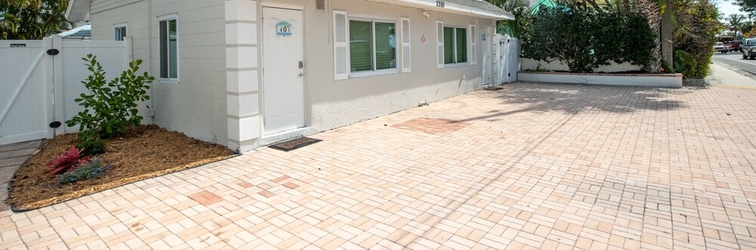 Exterior The Retreat at Anna Maria Island Inn