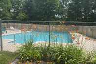Swimming Pool Laurel Creek Campground