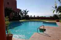Swimming Pool Dos Mares