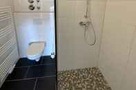 In-room Bathroom City Apartments Wilhelmshaven