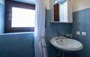 In-room Bathroom 6 Italianway - Castellana Mono 68