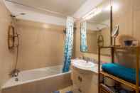 In-room Bathroom Sea View by Atlantic Holiday