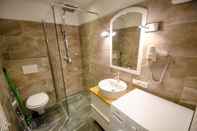 In-room Bathroom Deluxe Studio Kaprun TOP 23