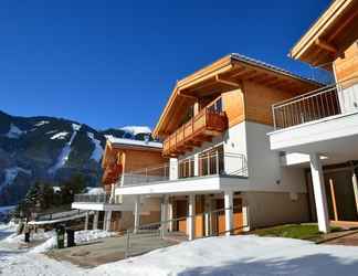 Bangunan 2 Ski Chalet Jim 300 m From ski Lift