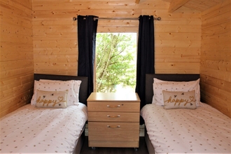 Bedroom 4 Stunning 5-bed Cabin in Ashton Under Hill