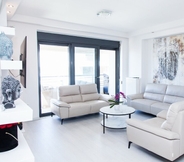 Common Space 5 Luxury Apt in the center of Glyfada