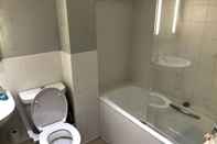 In-room Bathroom Cheerful 1 Bedroom Apartment in Camden