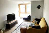 Common Space Cheerful 1 Bedroom Apartment in Camden