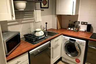 Phòng ngủ 4 Cheerful 1 Bedroom Apartment in Camden