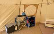 Bilik Tidur 3 Impeccable 1-bed Bell Tent Near Holyhead