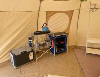 Bilik Tidur 2 Impeccable 1-bed Bell Tent Near Holyhead