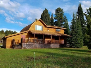 Exterior 4 Red Cedar Cabin