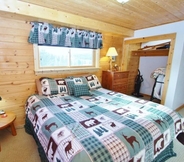 ห้องนอน 6 Red Cedar Cabin