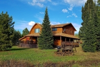 Exterior Red Cedar Cabin