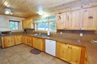 Bedroom Red Cedar Cabin