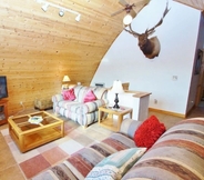 Bedroom 3 Red Cedar Cabin