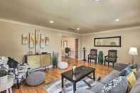 ล็อบบี้ Bakersfield City Home w Patio and Garden