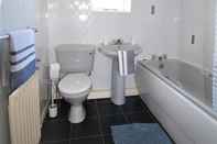 Toilet Kamar 3 Bed - Private Garden & Parking -quiet Cul De Sac