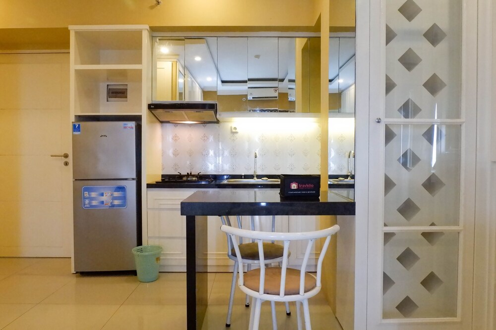 Phòng ngủ Elegant 2Br Apartment With Access To Mall At Tanglin Supermall Mansion