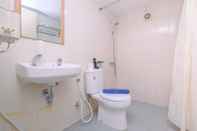 Toilet Kamar Warm And Comfortable Studio At Amethyst Apartment