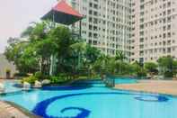 Swimming Pool Warm And Homey Studio At Seasons City Latumenten Apartment