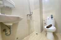 Toilet Kamar Cozy Living Studio At Gateway Pasteur Apartment