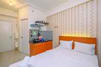 Kamar Tidur Modern And Stylish Studio At Green Pramuka Apartment