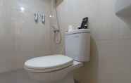 Toilet Kamar 5 Nice And Comfy Studio At Amethyst Apartment