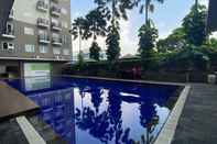 Kolam Renang Nice And Elegant Studio At Sunter Park View Apartment