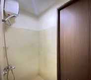 In-room Bathroom 5 Stylish Studio Room Apartment at Harvard Jatinangor