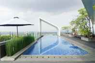 Hồ bơi Elegant And Tidy 1Br At Uttara The Icon Apartment