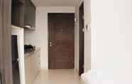 Kamar Tidur 6 Nice And Comfy Studio West Vista Apartment