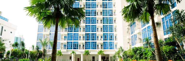 Exterior Elegant Studio Room Apartment At Capitol Park Residence