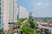 Bangunan Nice And Strategic Studio At Bassura City Apartment