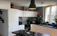 Kamar Tidur 6 Stunning 2-bed Apt & Balcony in Notting Hill