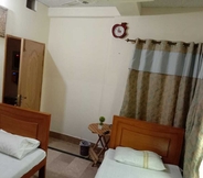 Kamar Tidur 3 Chinar Guest House